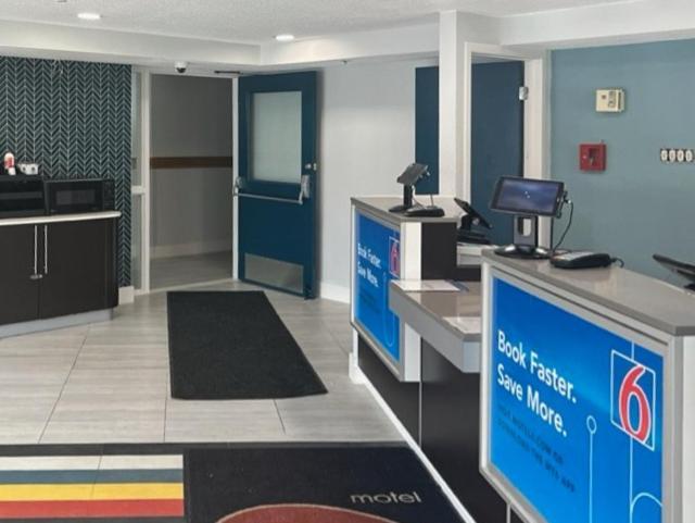 Studio 6 Suites East Syracuse Airport Bagian luar foto