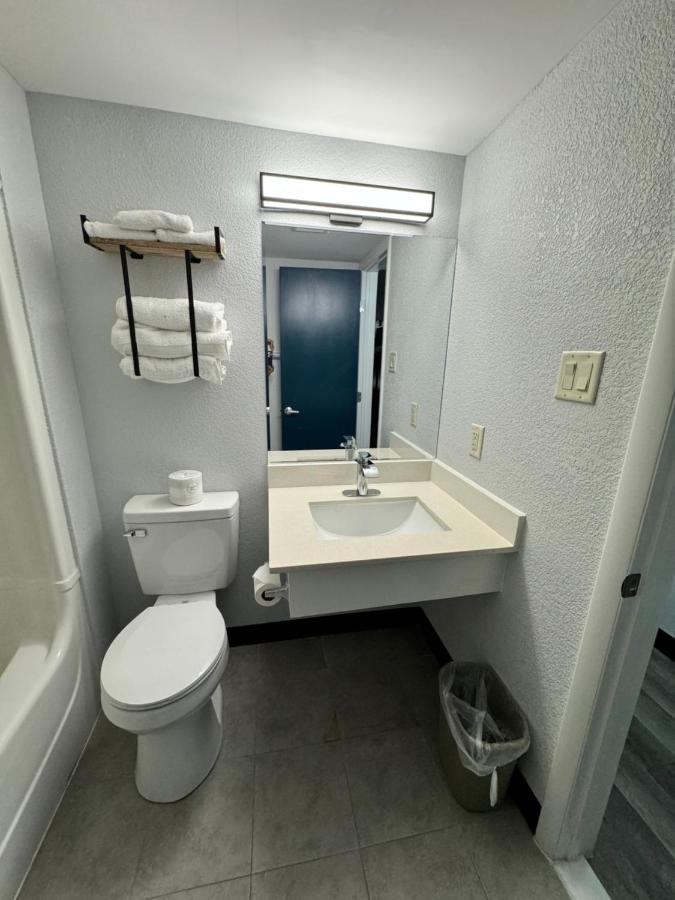 Studio 6 Suites East Syracuse Airport Bagian luar foto