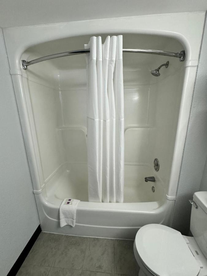 Studio 6 Suites East Syracuse Airport Bagian luar foto
